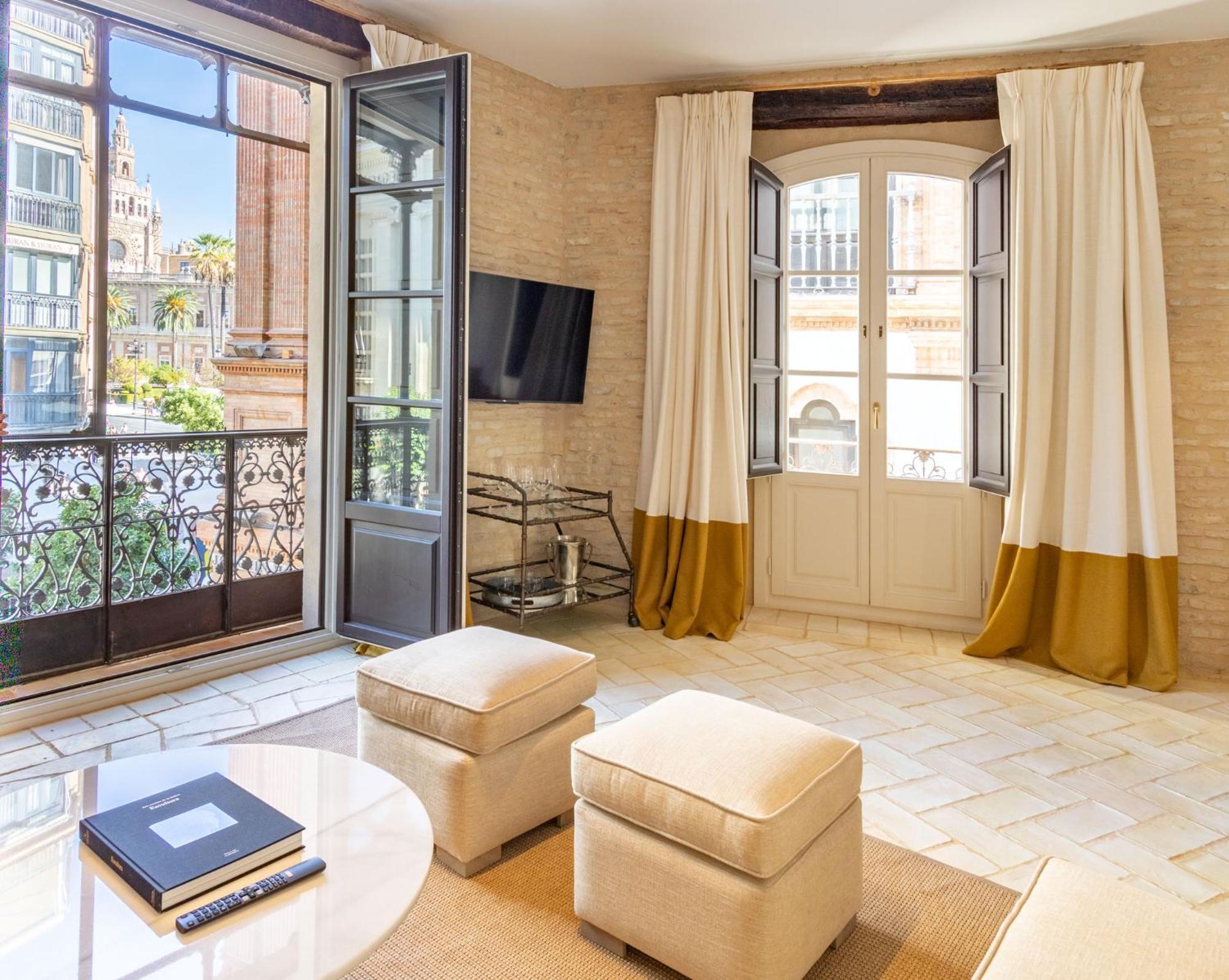 Real Casa De La Moneda Deluxe Apartahotel Sevilla