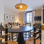 Real Casa de la Moneda Deluxe Apartments